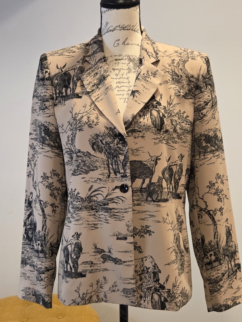 Barve Benard Printed Tan Toile Blazer Jacket - Women's Tailored Coat,Size 8 - Picture 2 of 15